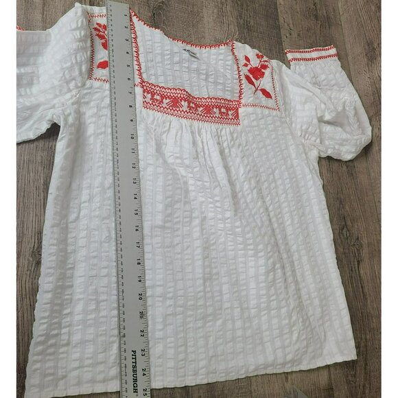 J Crew Top Womens MED White Red Floral Embroidered Seersucker Textured Blouse - Picture 4 of 9